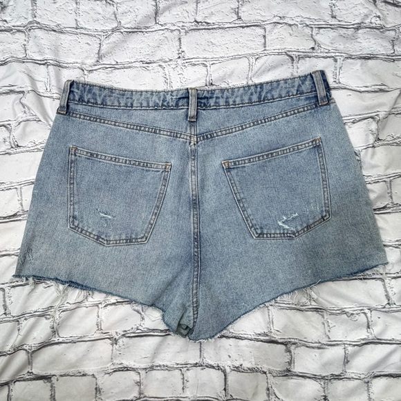 Button Fly High Rise Distressed Shorts - Picture 6 of 6